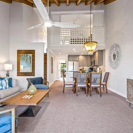 Luxurious & Spacious Ocean Vistas